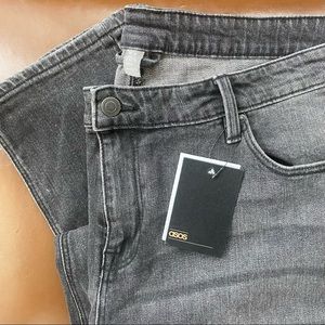 ASOS Men Straight Leg Stretch Comfort Fit 5-pocket Denim Jeans. Black wash. NWT.